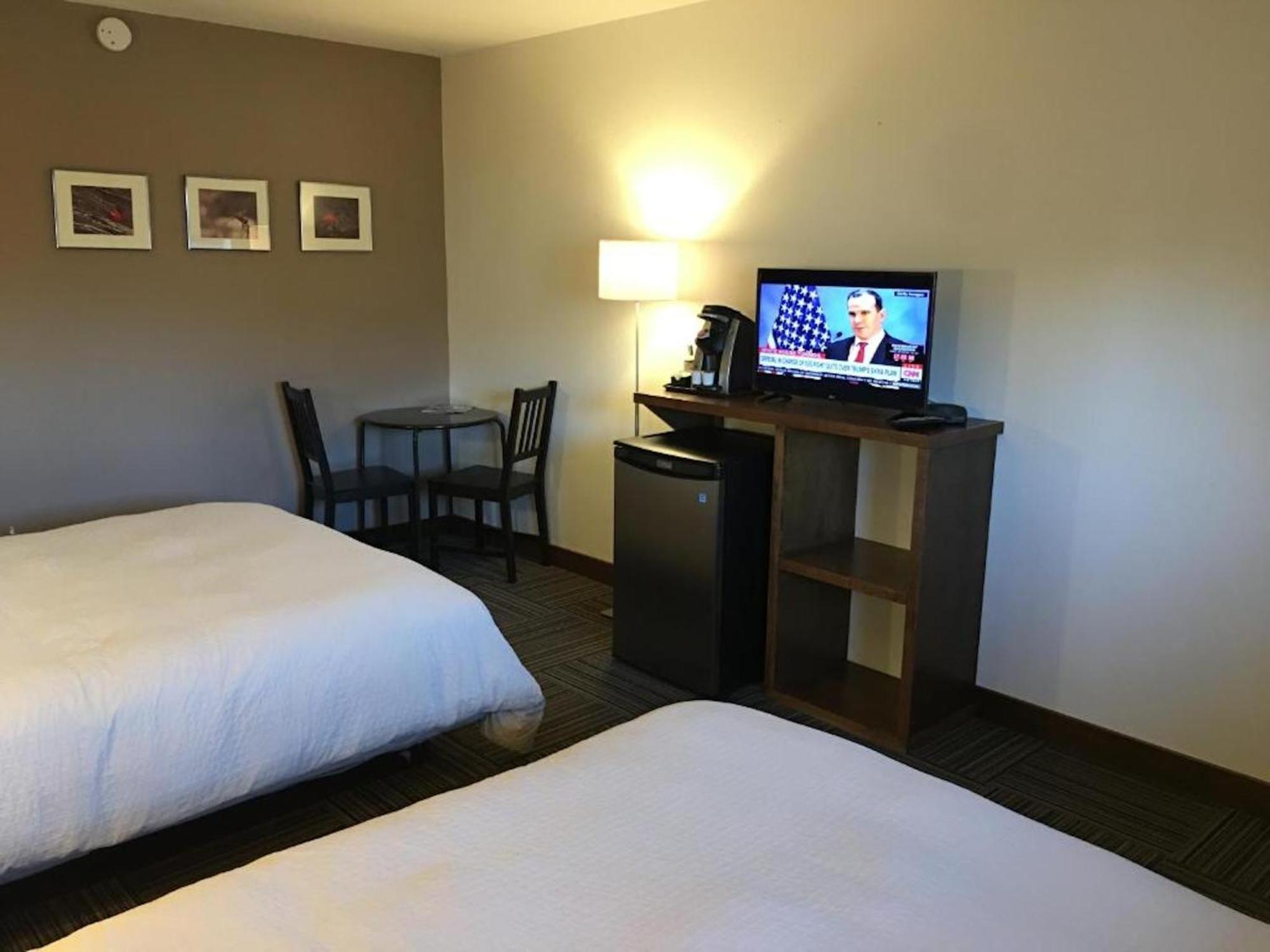 Canterbury Inn Invermere Zewnętrze zdjęcie